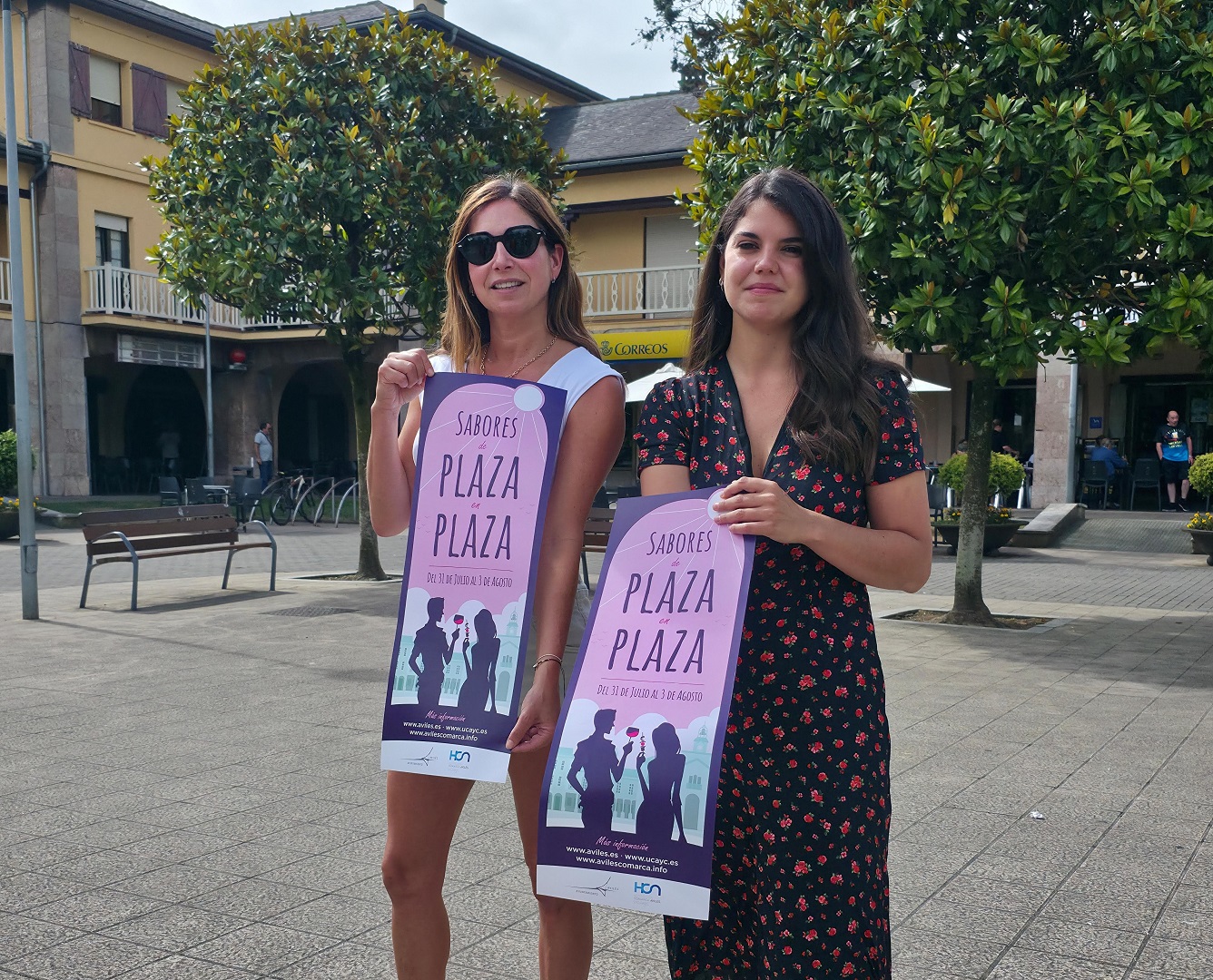 Victoria Cuesta, de la UCAYC, y la Raquel Ruiz, concejala de Comercio y Turismo