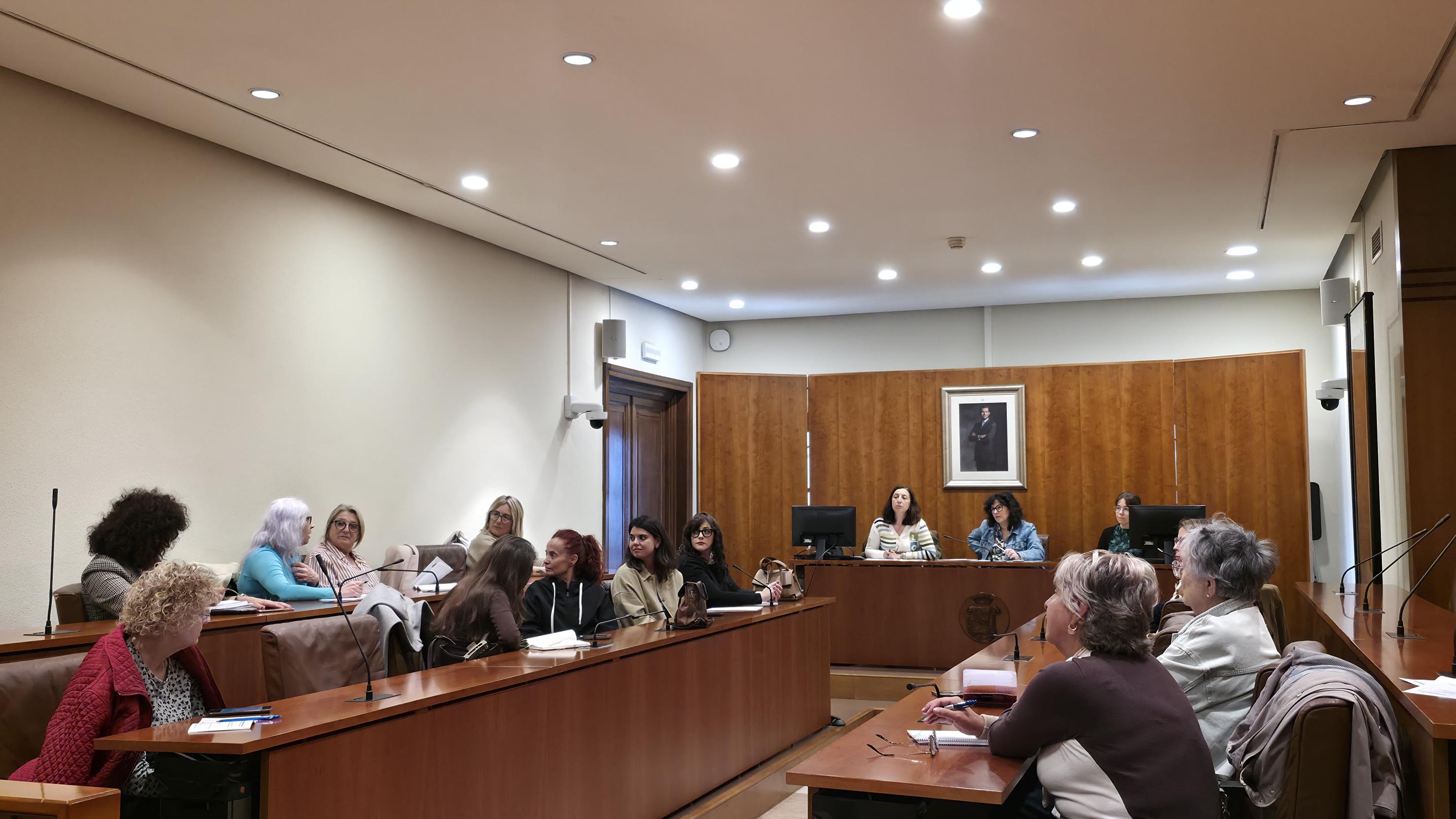 El Consejo de la Mujer reunido el 16 de abril de 2026